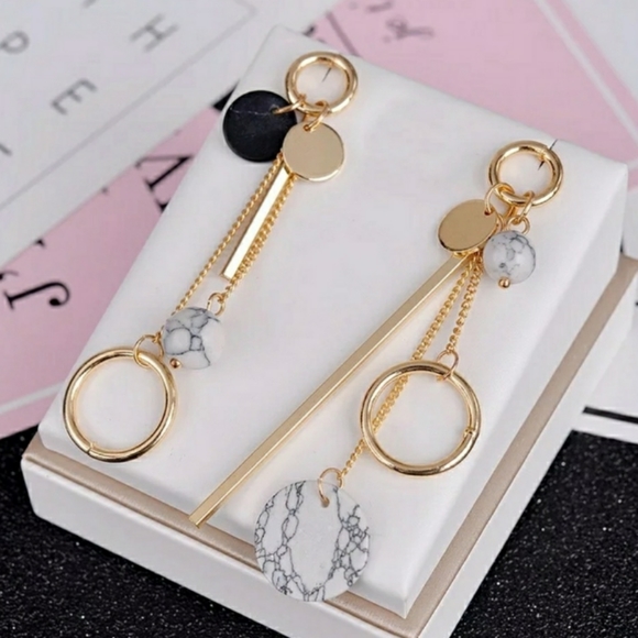 ❄ Marble Tassel Drop Earrings - Picture 5 of 5